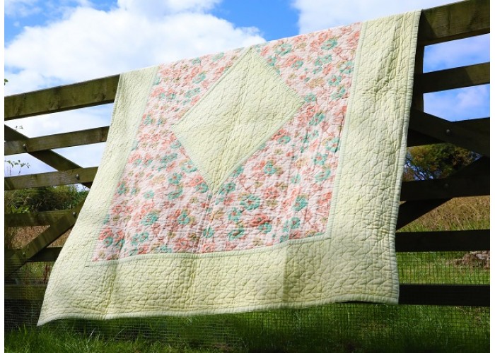 Vintage Cosy Quilt lime & Autumn chintz QD01